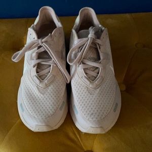 Nike sneakers, like new, only worn a few times.